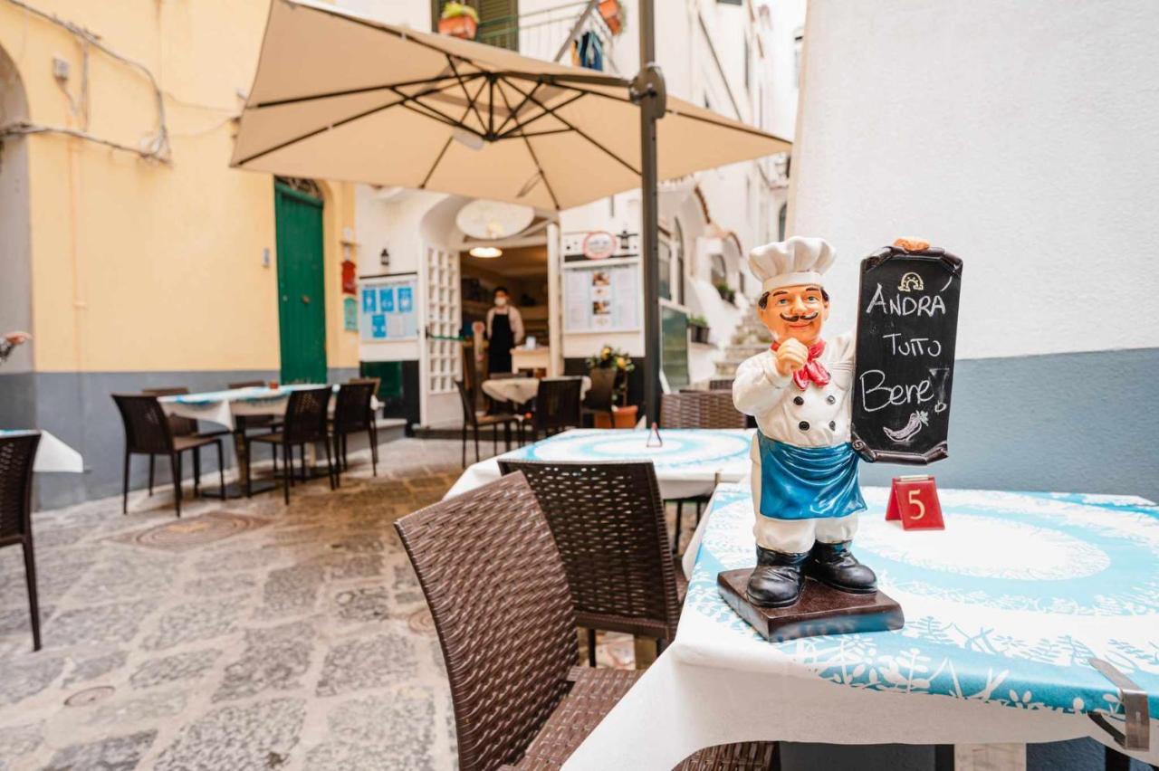 White Amalfi Centro Storico By Italianhost Lägenhet Exteriör bild