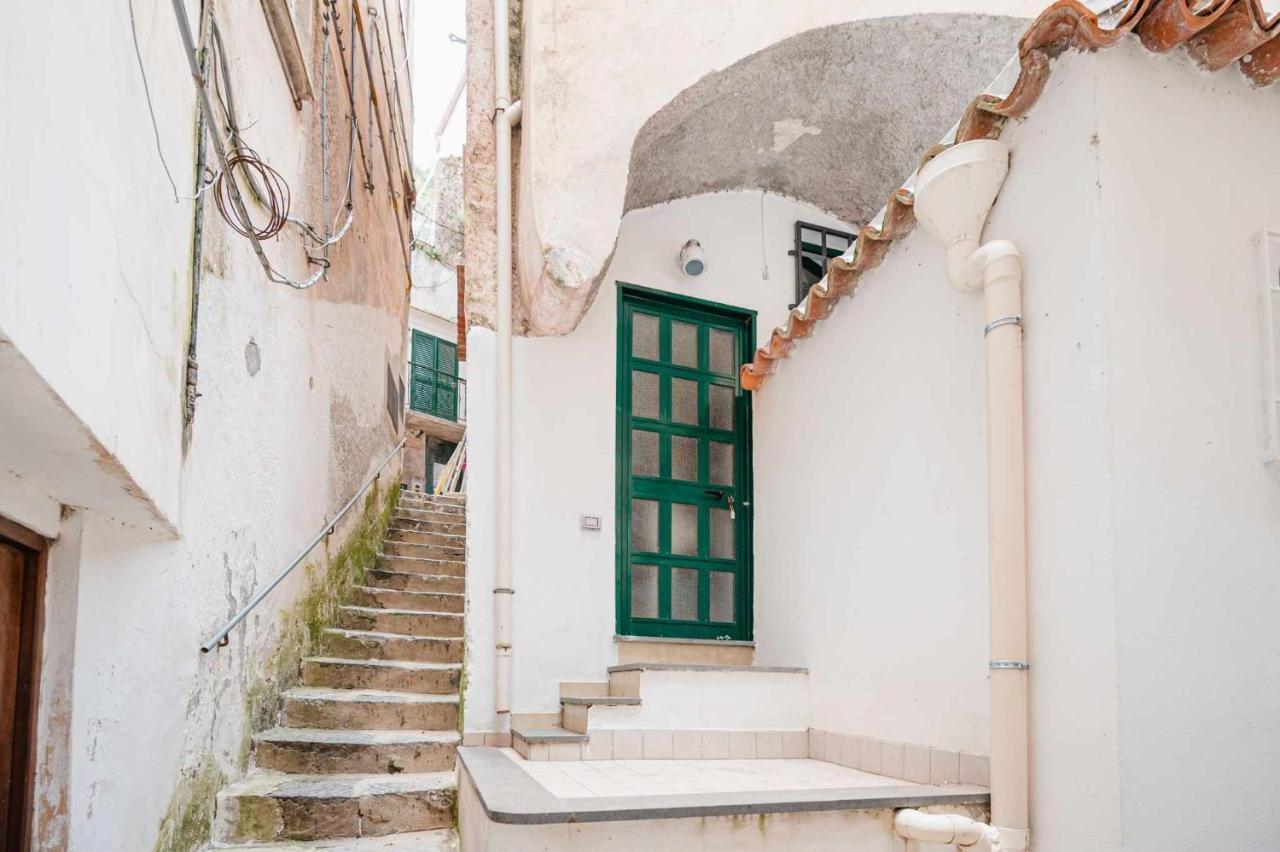 White Amalfi Centro Storico By Italianhost Lägenhet Exteriör bild